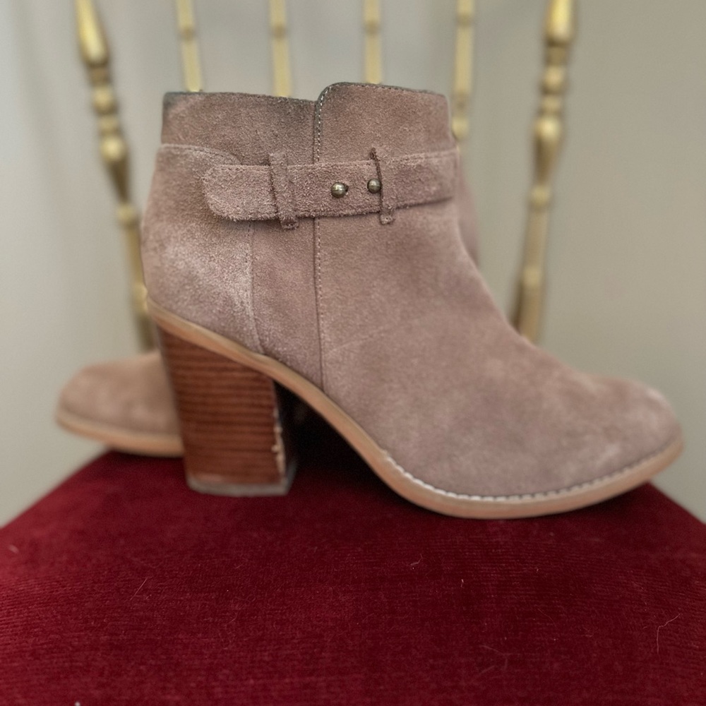 Sole Society brown suede ankle booties, size 7
